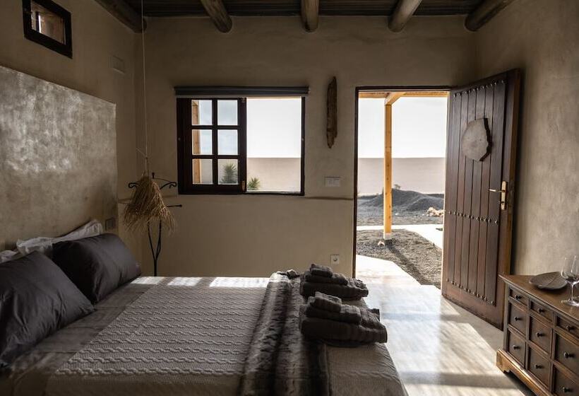 تختخواب و صبحانه Finca Luz