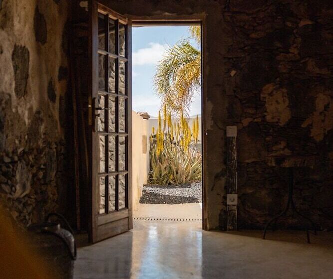 تختخواب و صبحانه Finca Luz