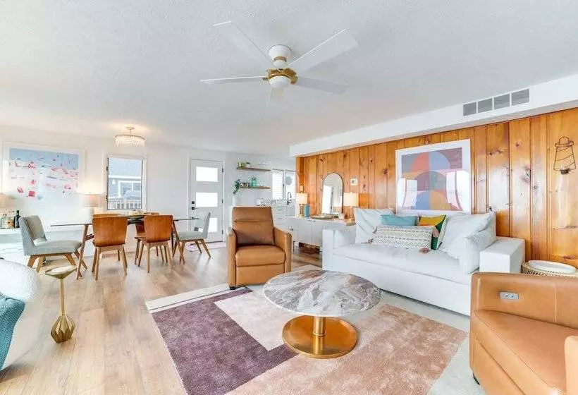 Bright Houghton Lake Home W/ Boat Dock + Fire Pit