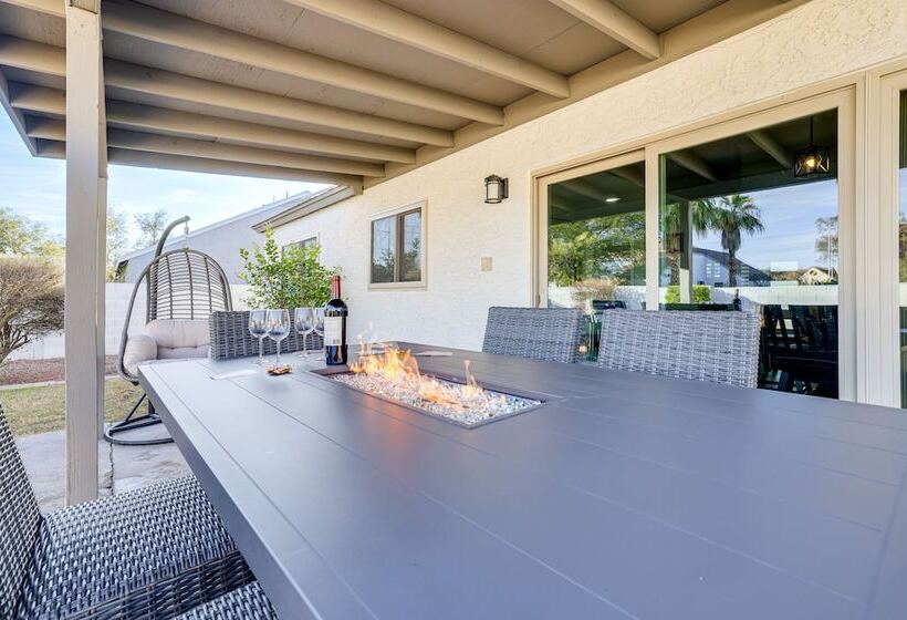 Bright Tempe Home W/ Fenced Backyard!