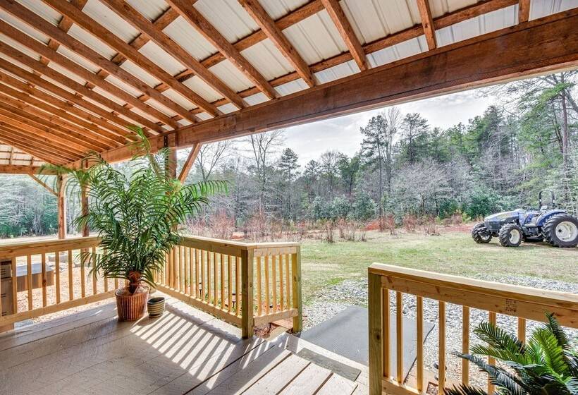 Clarkesville  Rustic Hideaway  On 38 Acre Farm!