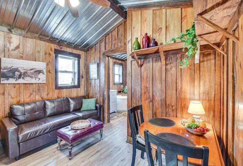 Clarkesville  Rustic Hideaway  On 38 Acre Farm!