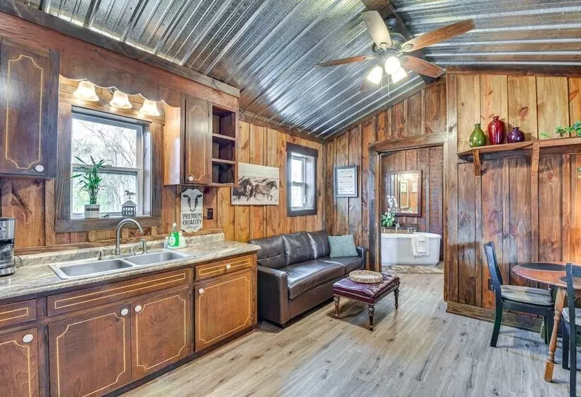 Clarkesville  Rustic Hideaway  On 38 Acre Farm!