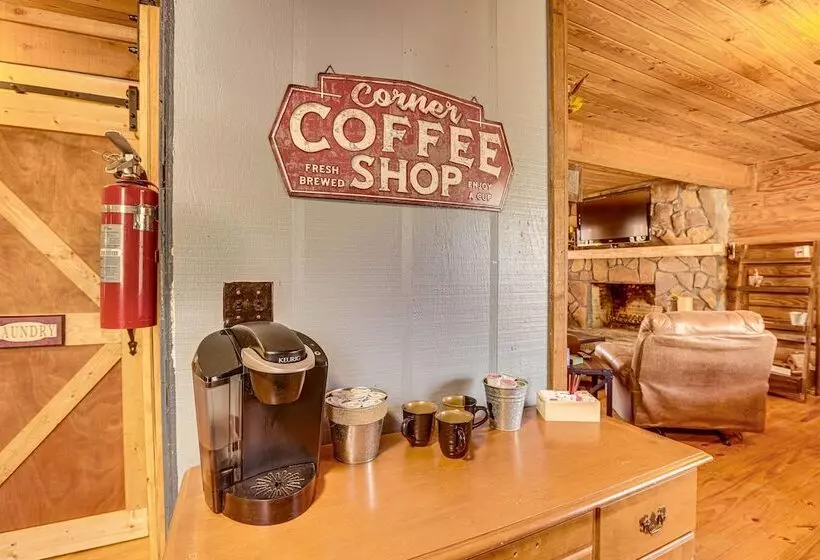 Cropwell Cabin W/ Fire Pit, Near Logan Martin Lake
