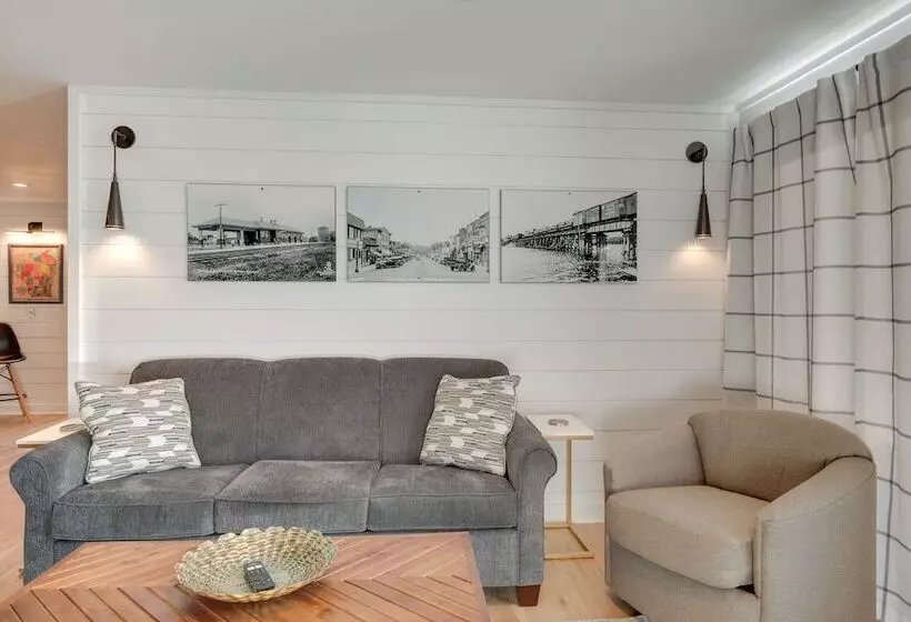 Downtown Minocqua Retreat: Walk To Minocqua Lake!