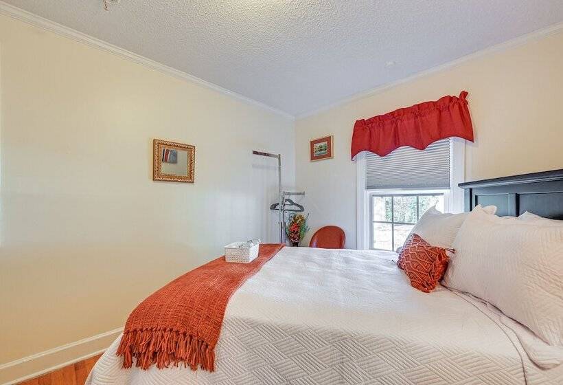 Greenville Home: 2 Mi To Downtown!