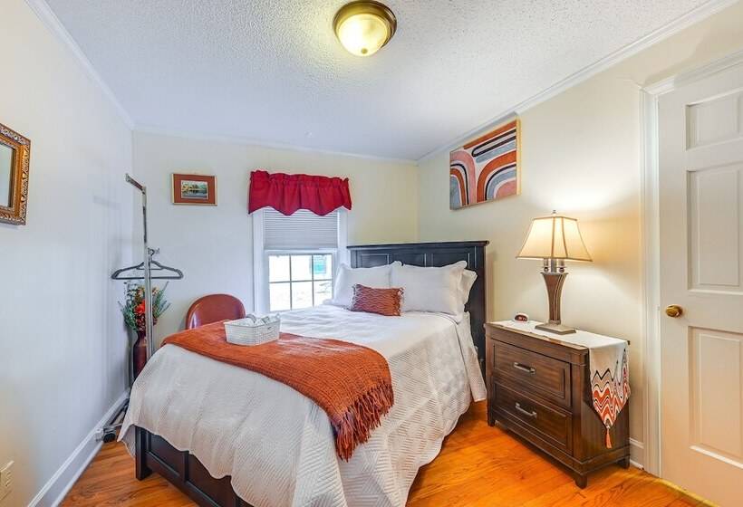 Greenville Home: 2 Mi To Downtown!