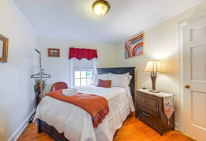 Greenville Home: 2 Mi To Downtown!