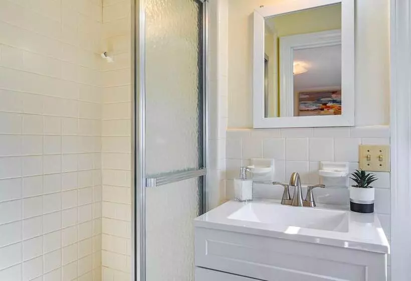 Greenville Home: 2 Mi To Downtown!