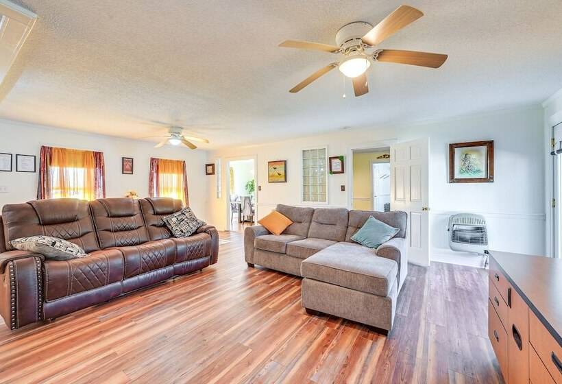 Greenville Home: 2 Mi To Downtown!