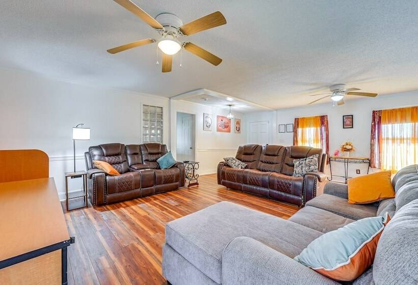 Greenville Home: 2 Mi To Downtown!