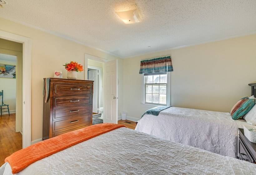 Greenville Home: 2 Mi To Downtown!