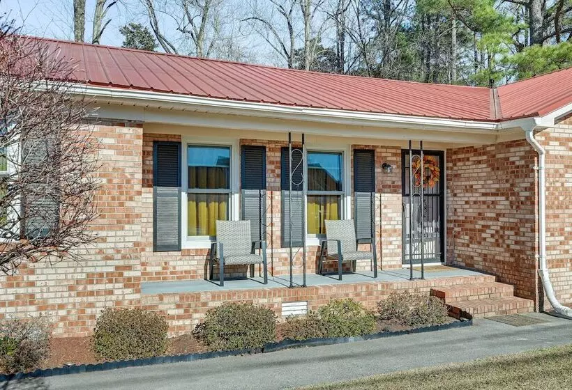 Greenville Home: 2 Mi To Downtown!