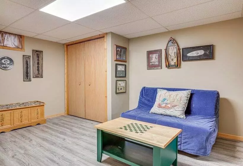 Hayward Home W/ Private Deck, Fire Pit & Kayak!