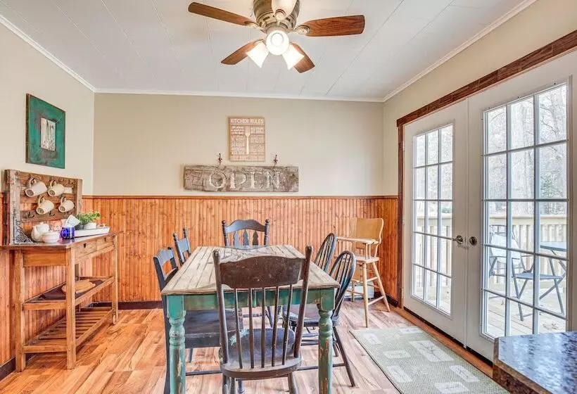 Hayward Home W/ Private Deck, Fire Pit & Kayak!