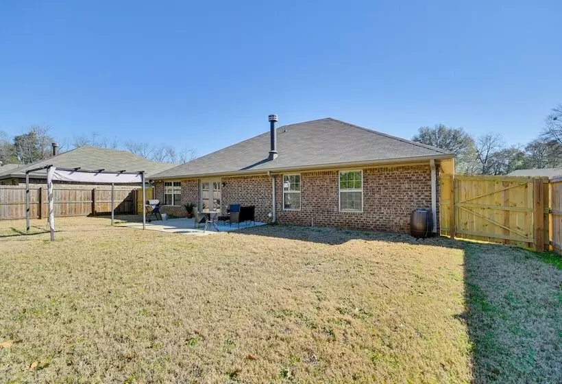 Prattville Home W/ Fire Pit   2 Mi To Downtown!