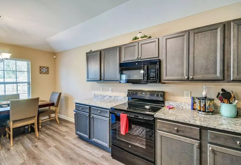 Prattville Home W/ Fire Pit   2 Mi To Downtown!