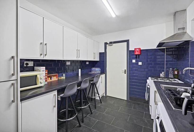 إقامة Stunning 5bed House In Birmingham Contractors Also