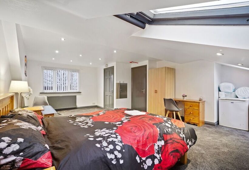 إقامة Stunning 5bed House In Birmingham Contractors Also