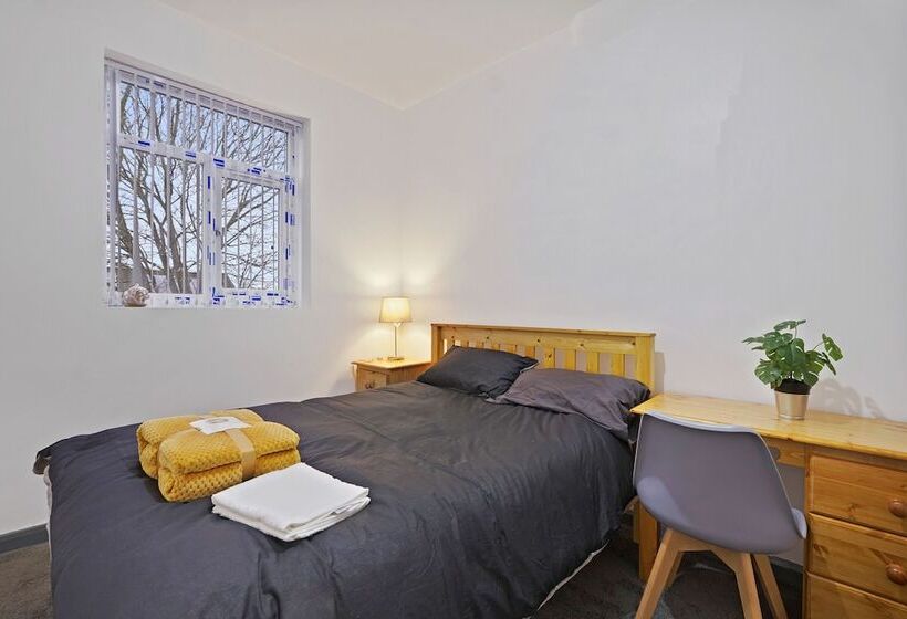 إقامة Stunning 5bed House In Birmingham Contractors Also