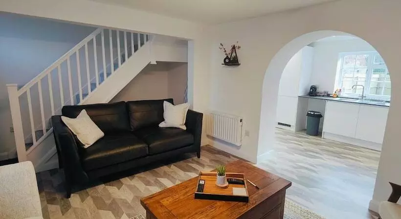 Residenssi Hampshire Charming House