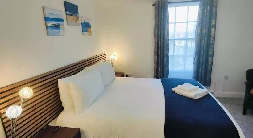 Residenssi Hampshire Charming House