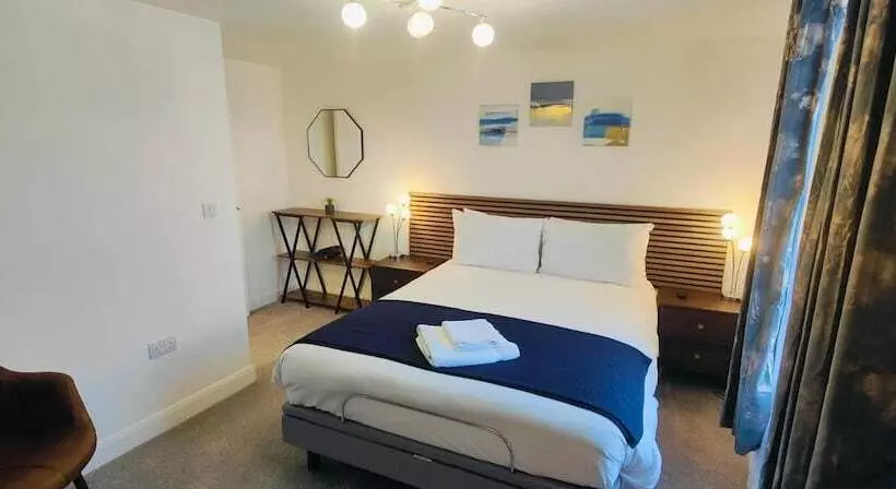 Residenssi Hampshire Charming House