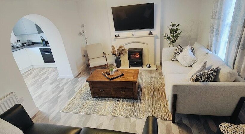 レジデンス Hampshire Charming House