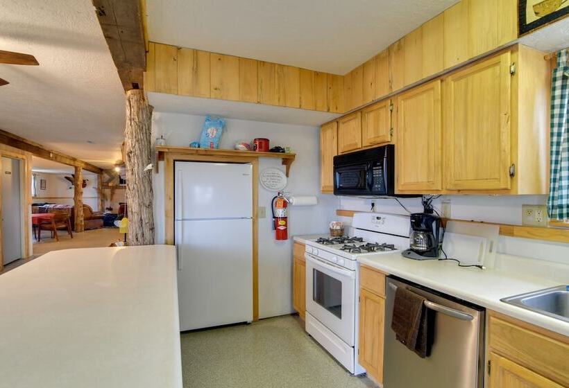 The Lodge  Spacious Afton Cabin Near Fishing!