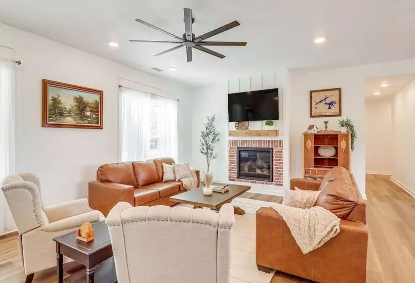 The Hamilton Heber Springs  Home W/ Hot Tub!