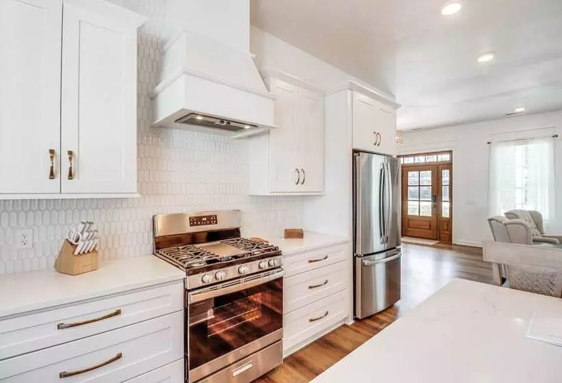 The Hamilton Heber Springs  Home W/ Hot Tub!