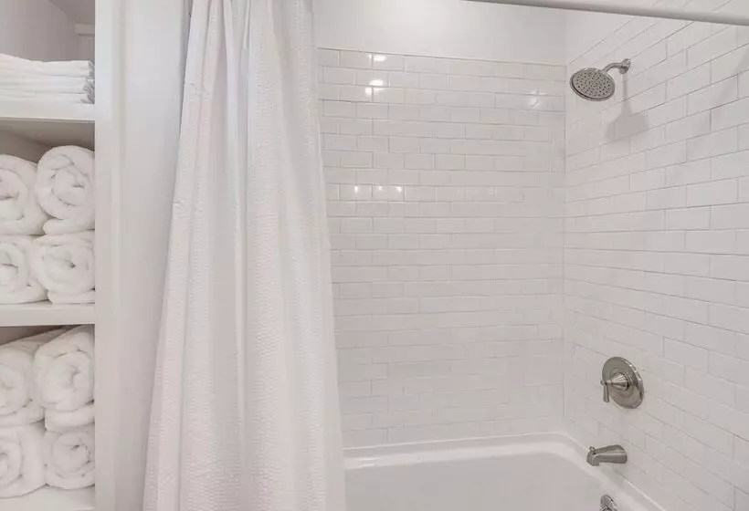 The Hamilton Heber Springs  Home W/ Hot Tub!