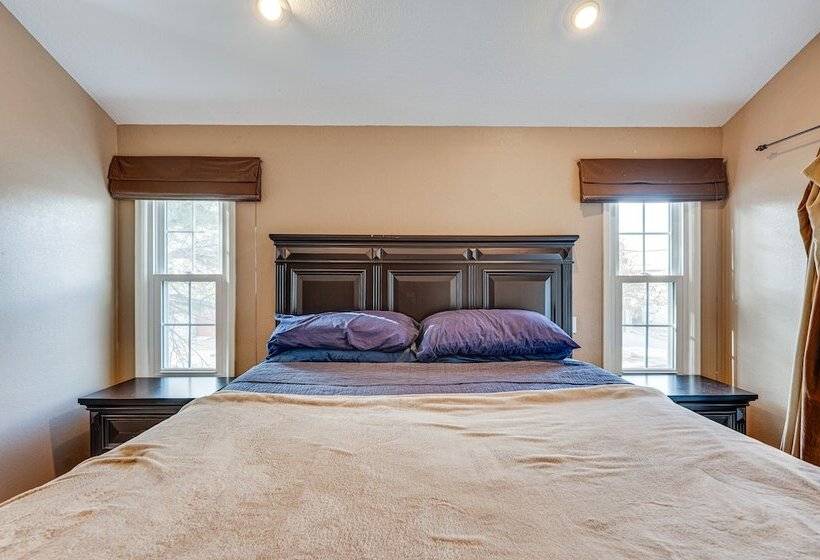 Arvada Home W/ Patio & Fire Pit ~ 16 Mi To Denver!