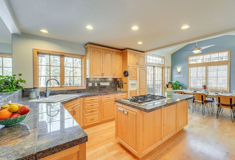 Beautiful Hailey Home: Walk To Big Wood River!