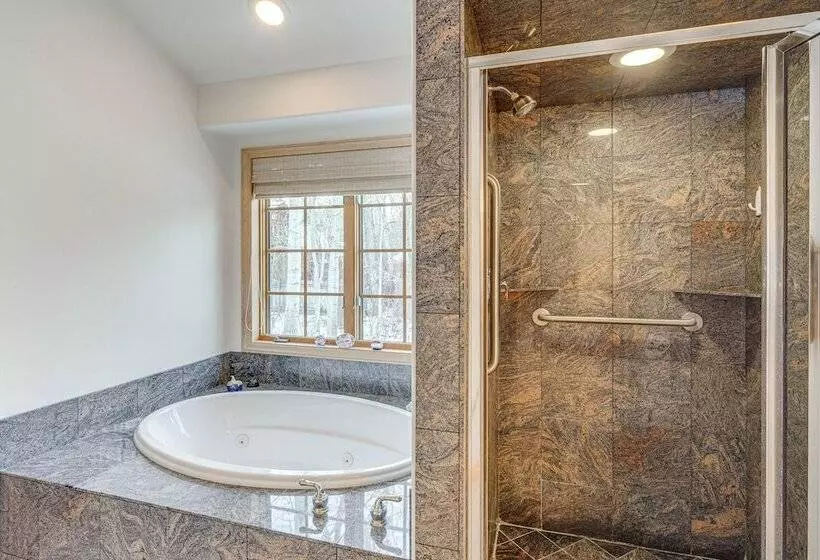 Beautiful Hailey Home: Walk To Big Wood River!