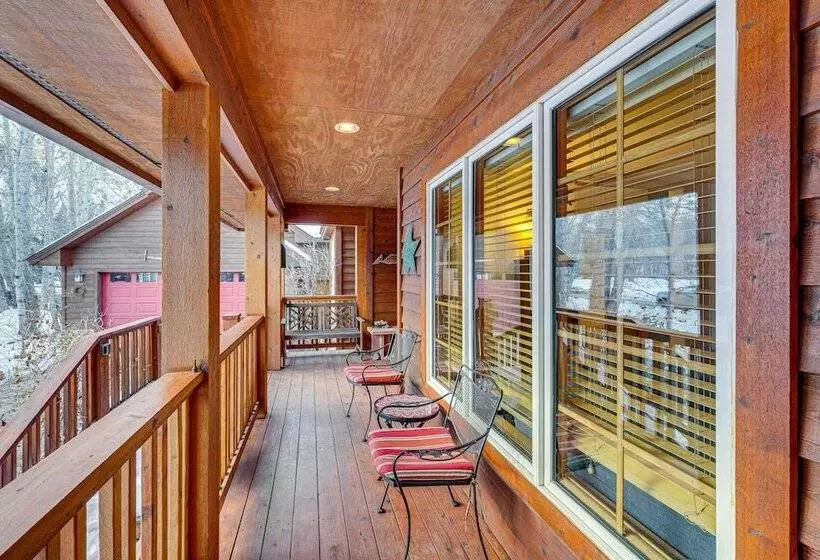 Beautiful Hailey Home: Walk To Big Wood River!