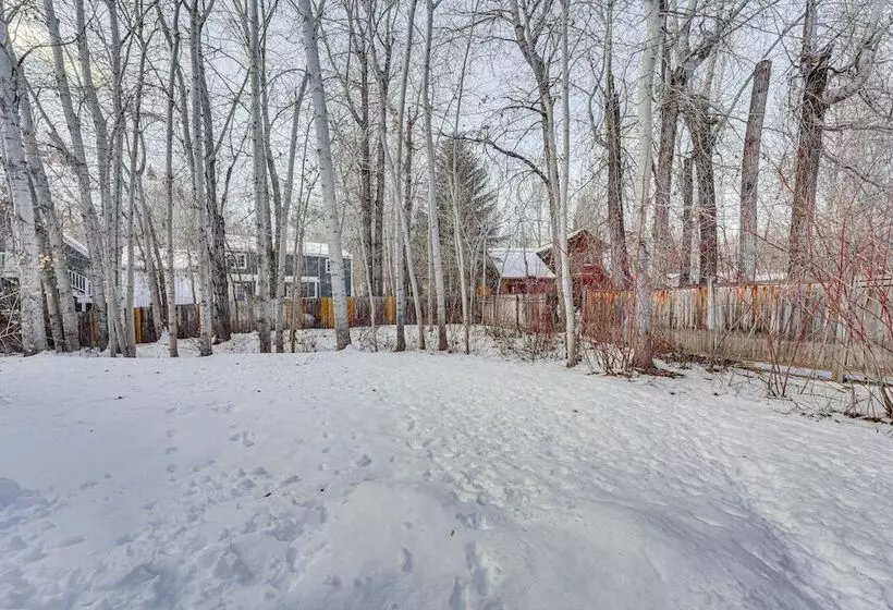 Beautiful Hailey Home: Walk To Big Wood River!