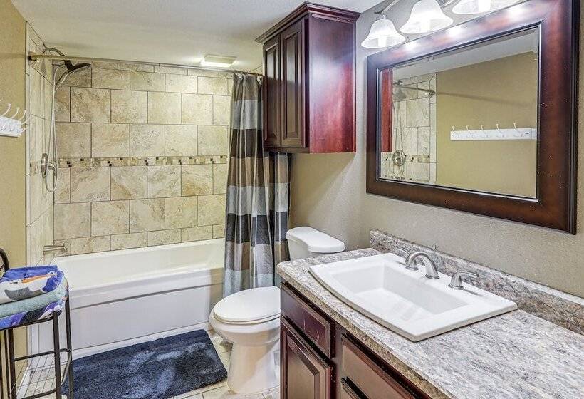 Billings Home W/ Trampoline, Gas Grill & Fire Pit!