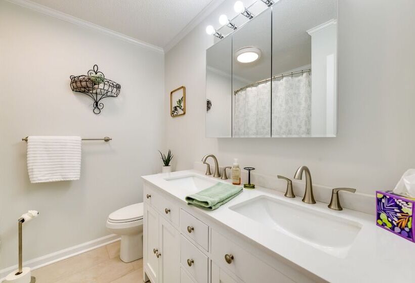 Charming Emporia Home W/ Deck & Patio!