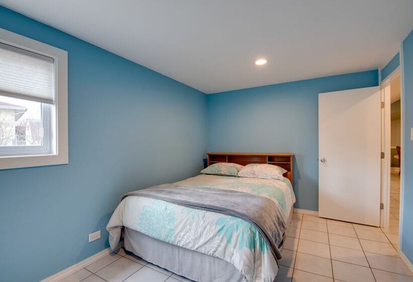 Charming Illinois Retreat W/ Hot Tub, Deck & Grill