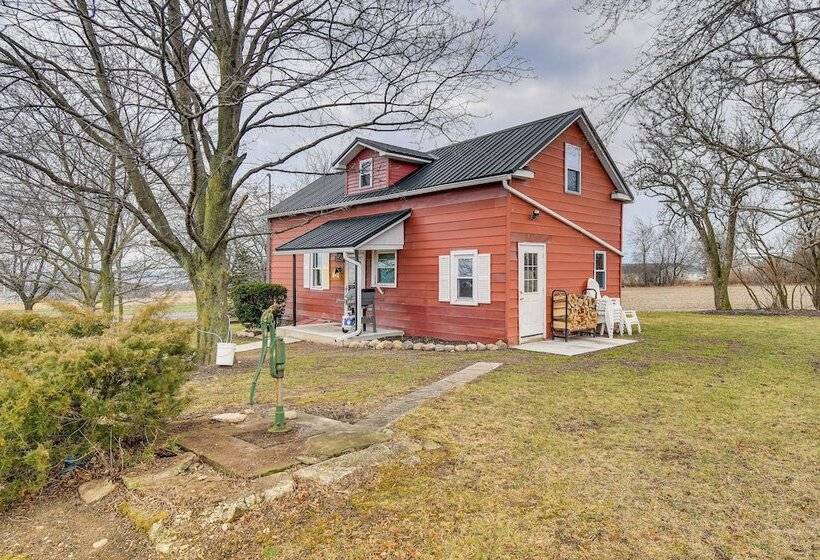 Cozy New York Farmhouse W/ Porch, Grill & Fire Pit