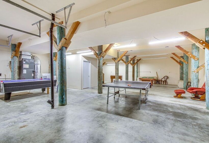 Oceanfront Castle  W/ Hot Tub & Game Room