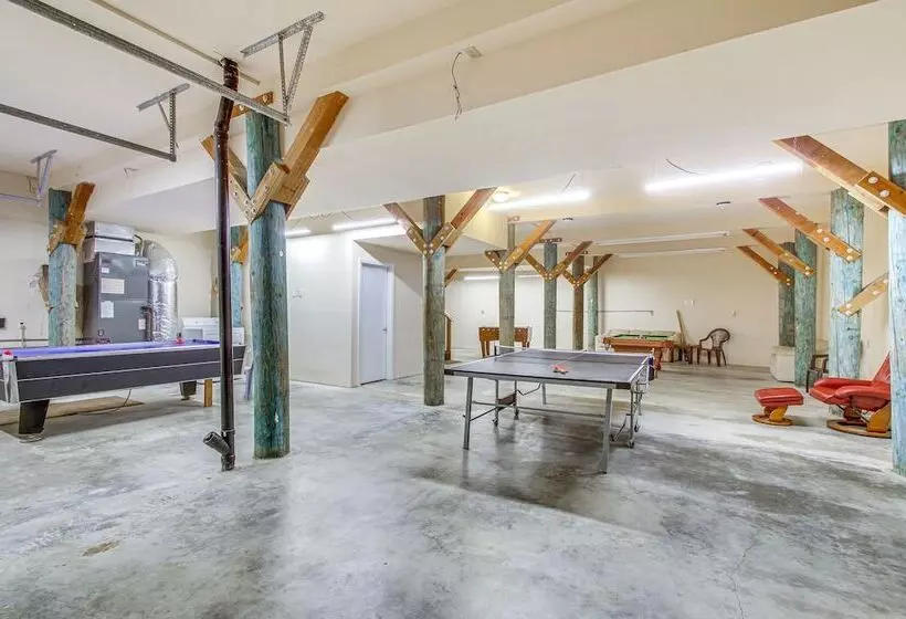 Oceanfront Castle  W/ Hot Tub & Game Room