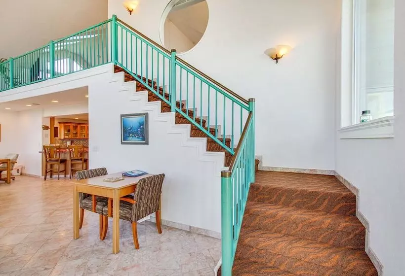 Oceanfront Castle  W/ Hot Tub & Game Room