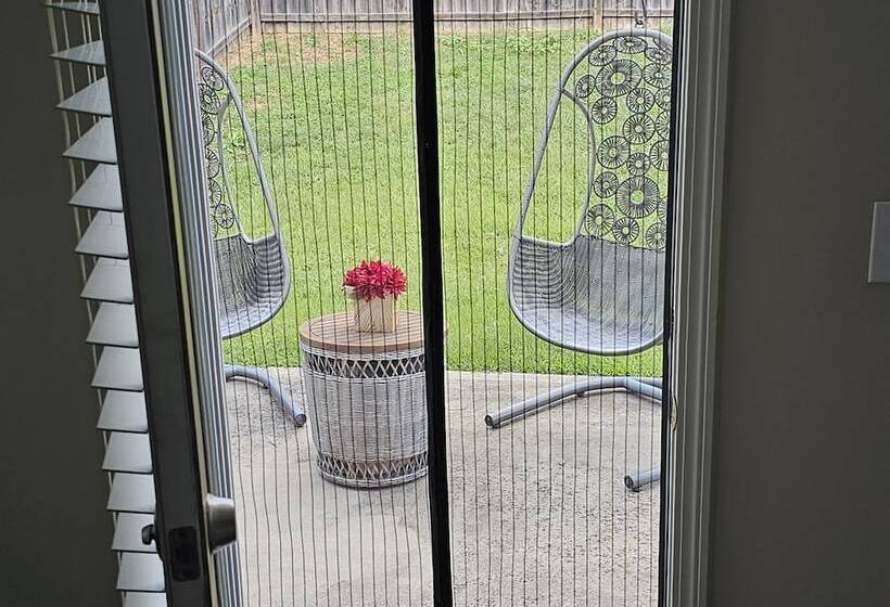 مسافرخانه Elizabeth Experiences