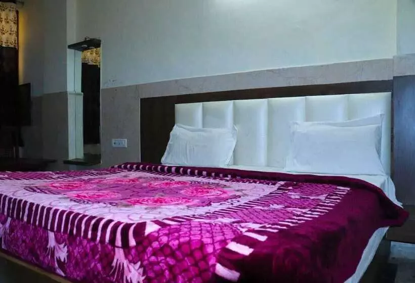 ホテル Ambika Palace By Shiwani Associate