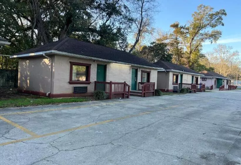 Hotelli Comfort Stay Inn