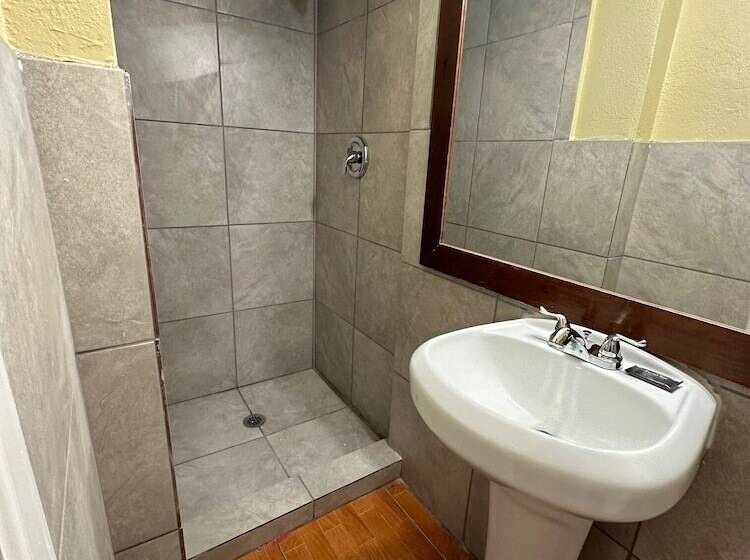 בית מלון כפרי Royal Inn