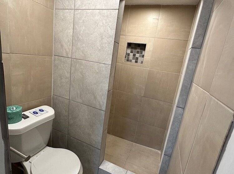 בית מלון כפרי Royal Inn