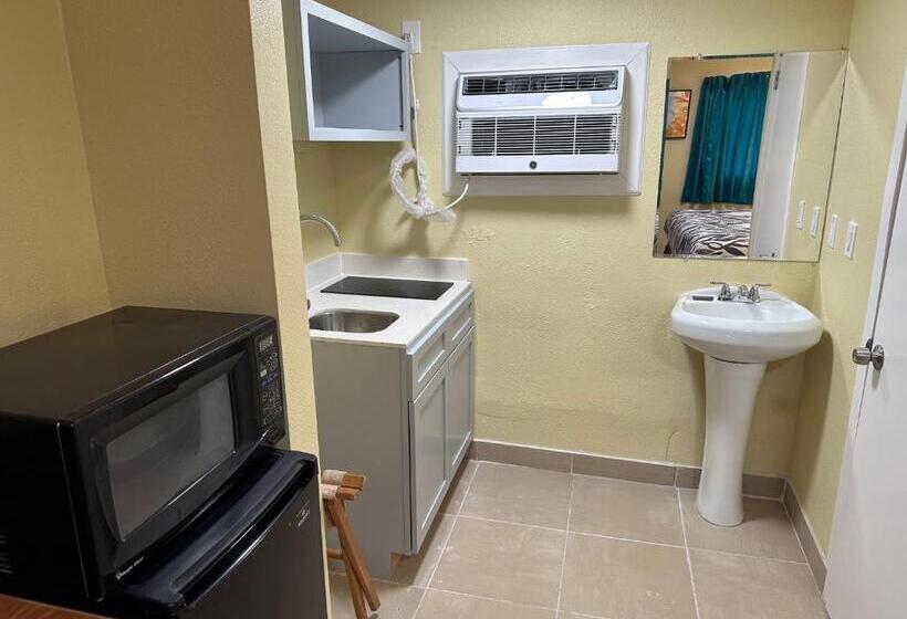 בית מלון כפרי Royal Inn